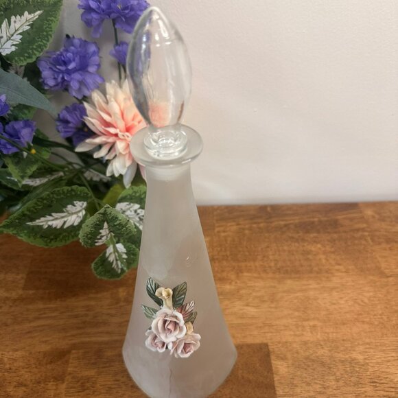 Verreries de l’Est Frosted Glass Decorative Bottle – 16 oz Embossed Flower Genie - Picture 2 of 6